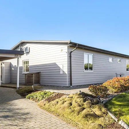 2 Bedroom Awesome In Dronningmølle